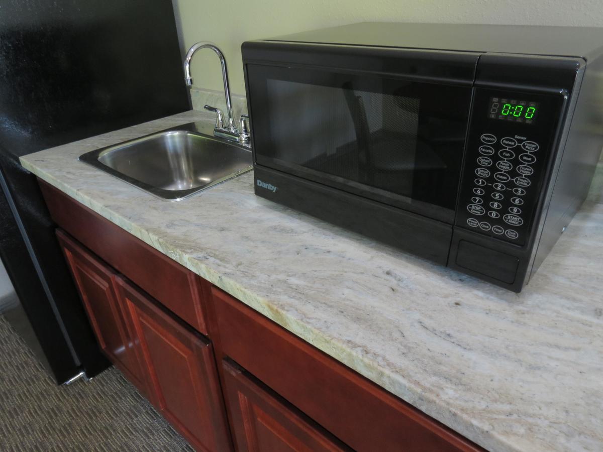 Edgewater Hotel And Suites Put-in-Bay Bagian luar foto