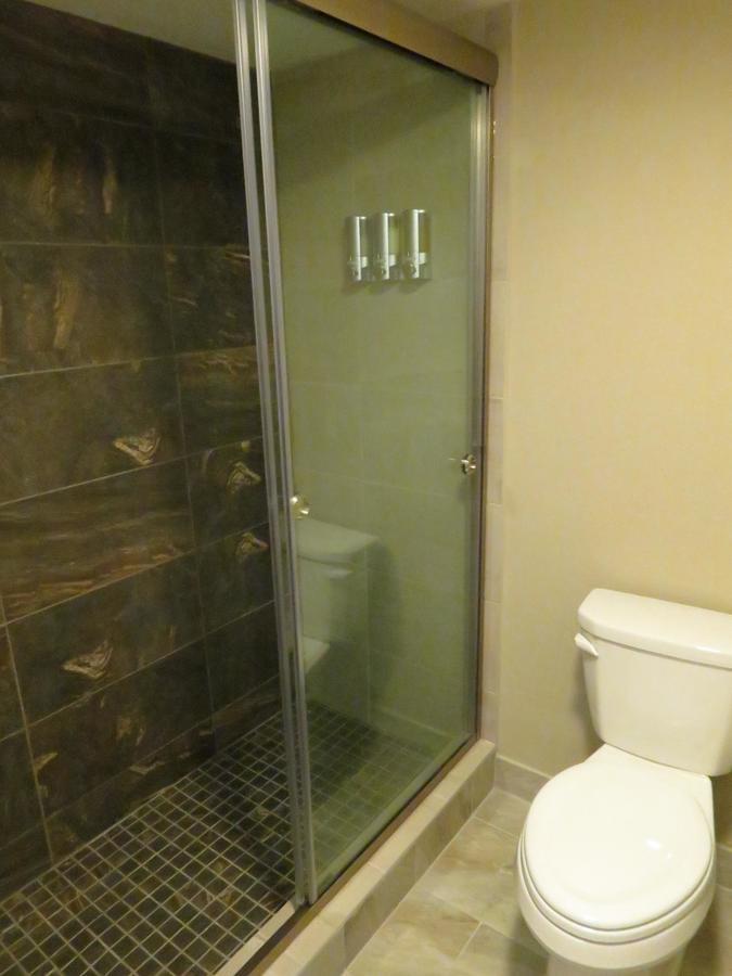 Edgewater Hotel And Suites Put-in-Bay Bagian luar foto