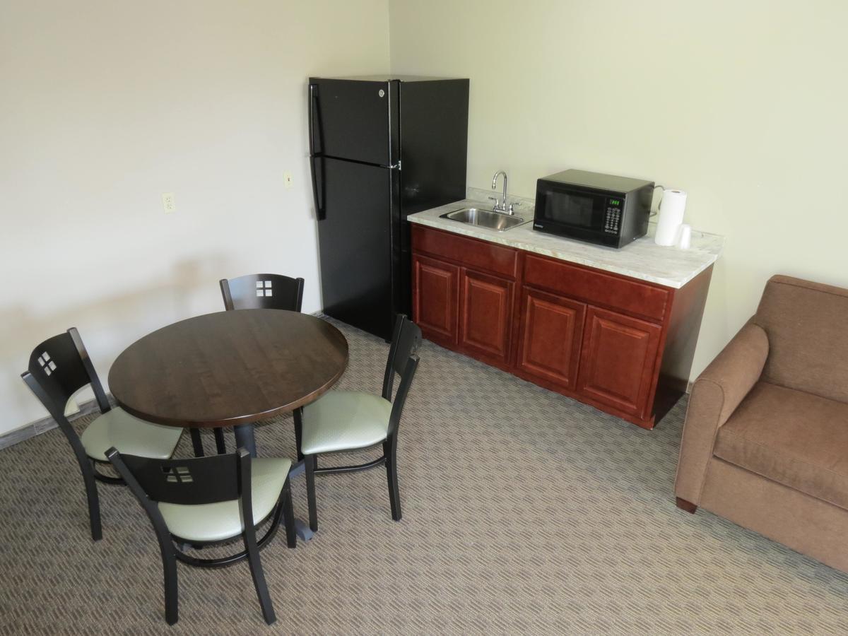 Edgewater Hotel And Suites Put-in-Bay Bagian luar foto